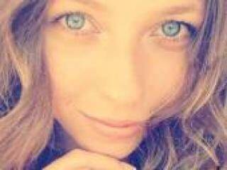 Erotikus videocsevegés mannelia