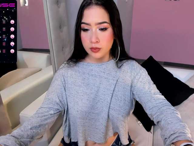 Fényképek ManuelaFranco Help me unwrap the gifts I got hidden between my legs for you! | Squirt @ goal | Lovesense full control 300tkns ▲@pvtOpen 134