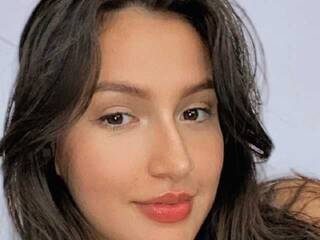 Erotikus videocsevegés Marce-Queen