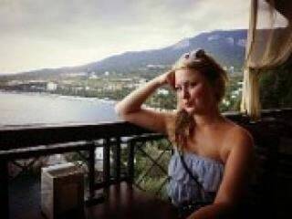 Erotikus videocsevegés mari00netka