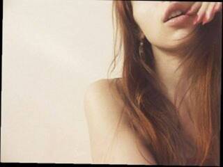 Erotikus videocsevegés Vredinakissx