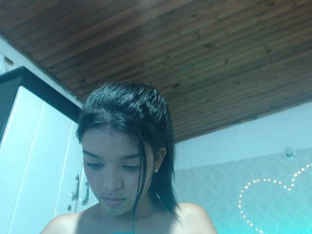 Fényképek marianalinda1 undress and show my vajina and my breasts 400 tokes you want to see my vajina 350 my breasts 90 masturbarme 350 show my tail 100. or do everything in private