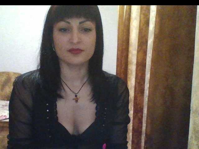 Fényképek Mariya85 Add to friends 6 tok Open your camera 8 tok Private message to you 10 tok