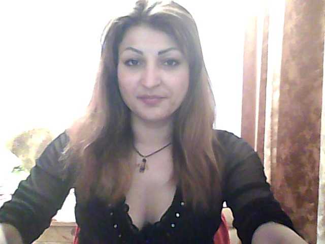 Fényképek Mariya85 Add to friends 6 tok Open your camera 8 tok Private message to you 10 tok