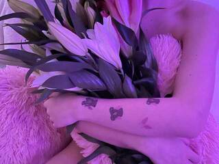 Erotikus videocsevegés MarrryRay