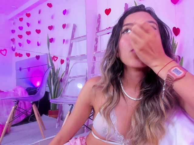 Fényképek Martina-Magni ⭐️welcome in my little world) ready for full nakedf show? ⭐️ GET NAKED AT GOAL @remain