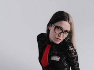 Erotikus videocsevegés MarvinaMarmelad