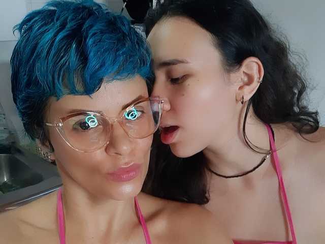 A profil fényképe Mature-Young