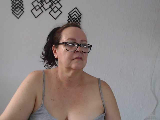 Fényképek maturekarime Mature woman hairy and bbw,: tits 30, pussy 35, ass 25, all naked 100, masturbate and cum 120