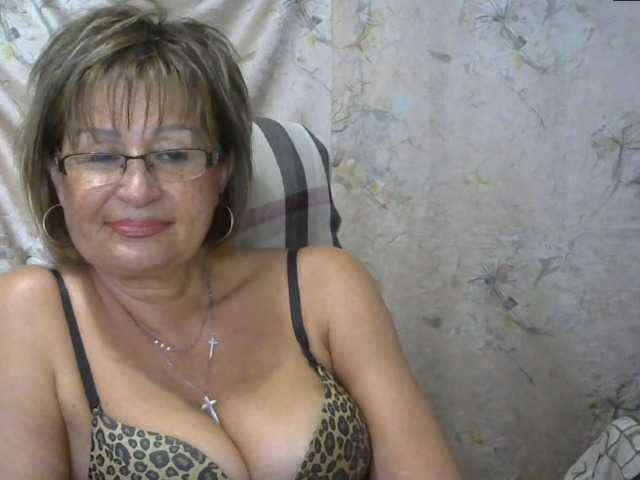 Fényképek MatureLissa Who want to see mature pussy ? pls for @total English and German