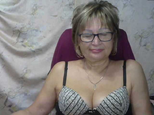 Fényképek MatureLissa Who wants to see mature pussy ? pls for @total English and German