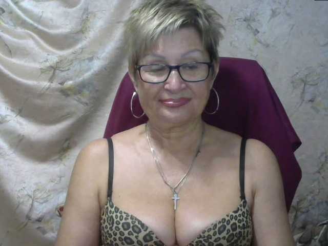 Fényképek MatureLissa Who wants to see mature pussy ? pls for @total English and German