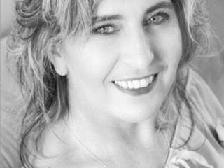 Erotikus videocsevegés MatureMerryxx