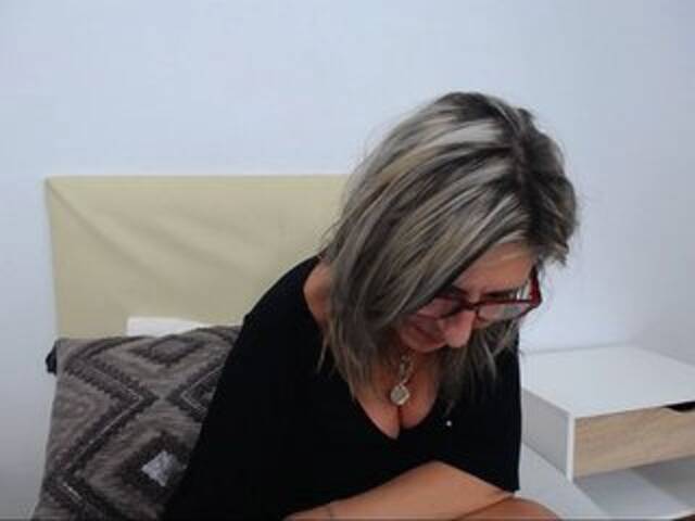 Sugárzási képernyőképek MatureMerryxx