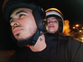 Erotikus videocsevegés mell-omar-hot