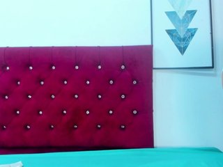 Erotikus videocsevegés Melody-Megann