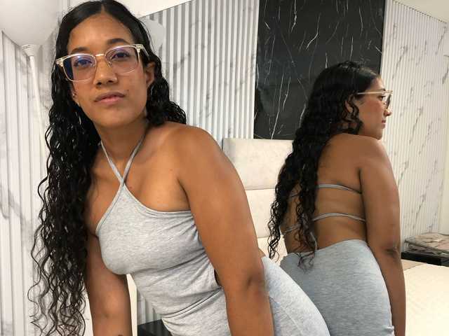 A profil fényképe Melody-Miller