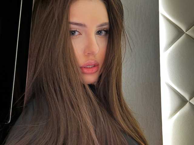 A profil fényképe MENNDI