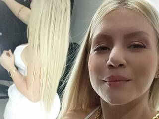 Erotikus videocsevegés MercyLeon