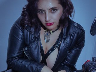 Erotikus videocsevegés Merlyna11