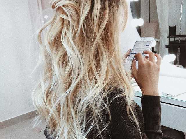A profil fényképe mermaidpearlescent