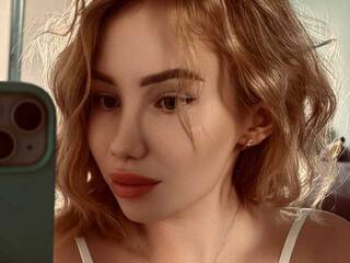 Erotikus videocsevegés MerriiiRosalee
