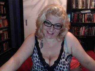 Erotikus videocsevegés Merylinxxx