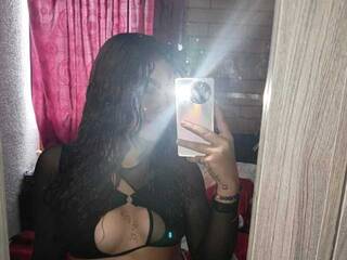 Erotikus videocsevegés Mia--foxed