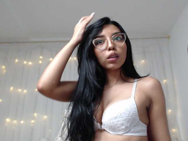 Fényképek mia-fraga Hi, lets have a fun and dirty F R I D A Y ♥ Come to play with me, naked at 600 TKNS! #sexy #latin #New #curvs #colombian #young #naked #party #tits #pussy