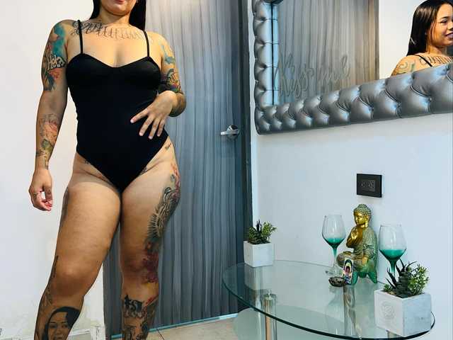 A profil fényképe mia-tattoos