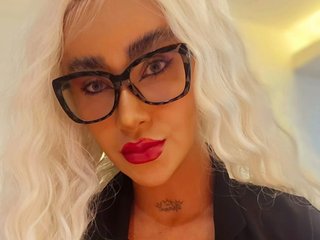 Erotikus videocsevegés MiaBrunette