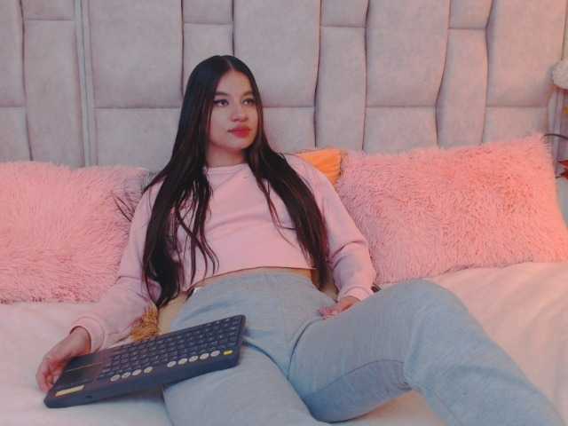 Fényképek MiaDunof1 hi guys i want you to vibrate me .im addicted to feeling , pink toy ready mmm lets fuck me