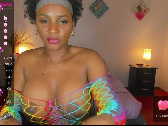 Fényképek Miagrace1 show pussy 90 tokens, ass 80, tits 70,Oil in tits 120, naked 150 , suck toy 160
