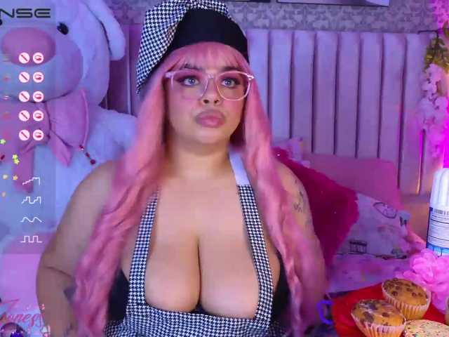 Fényképek Miah-Joness1 ♥Super Sweet Cake lick and Smash ♥ honey let's lick your cake for every 50 tkns ♥ Smash Sweet Cake for 250 tkns ♥ @total @sofar @remain