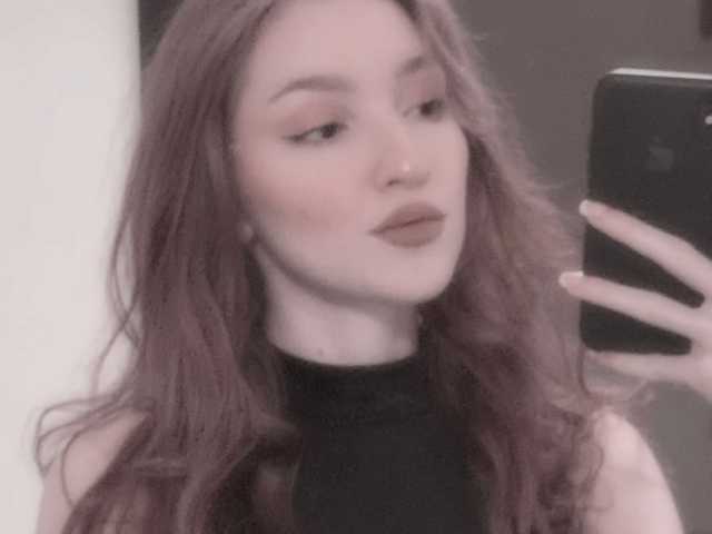 A profil fényképe MiaHot