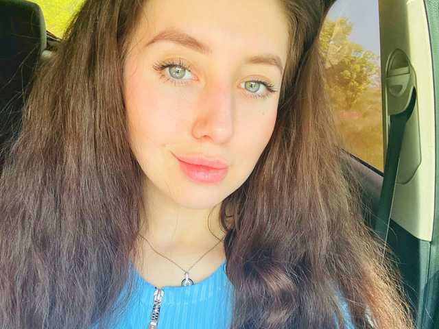 A profil fényképe violetttttkabc