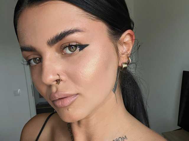 A profil fényképe Miamoore01
