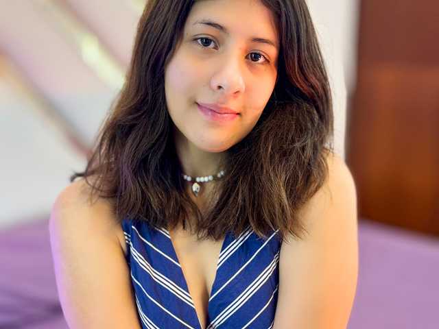 A profil fényképe miaqueen021