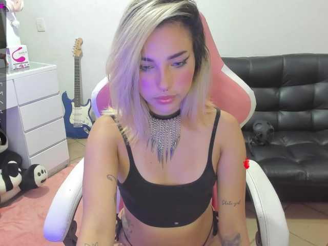 Fényképek MichelleLarso Hi! Welcome to Michellelarsson_'s room. Can you help me relax? :р ♥ Butt plug and vibro sh➊w! ♥ Lush on! ♥ Multi-Goal : #cum #smalltits #squirt #lovense #anal #cum