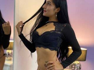 Erotikus videocsevegés MiiaCastillo