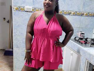 Erotikus videocsevegés MikaelaTaylor