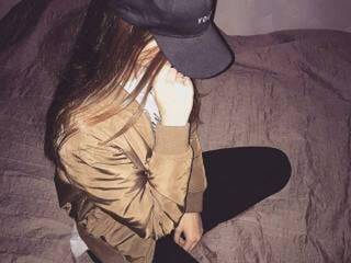 Erotikus videocsevegés mikascharm