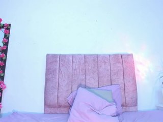 Erotikus videocsevegés Mila-Wood