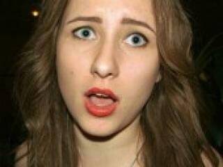 Erotikus videocsevegés milenaxl