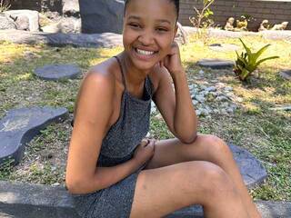 Erotikus videocsevegés MilkyBlondie2