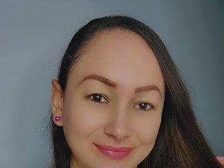 Erotikus videocsevegés Milly-Sanchez