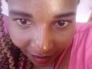 Erotikus videocsevegés Mimah