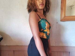 Erotikus videocsevegés Mimi8944