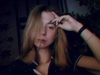 Erotikus videocsevegés Mindily