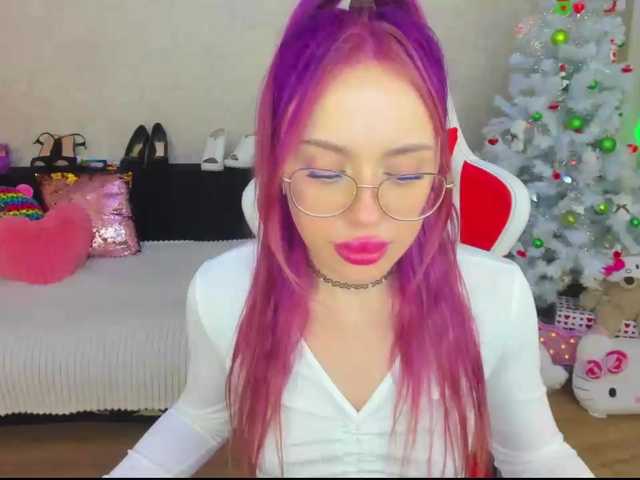 Fényképek MindyKally touch ass(40) touch tits (45)kiss you(20)dance(50)show outfot(15)show panties(23)suck dildo(70)suck anal plug(35)say your name(10)touch myself(45)flowers for flower(15)kiss(24)